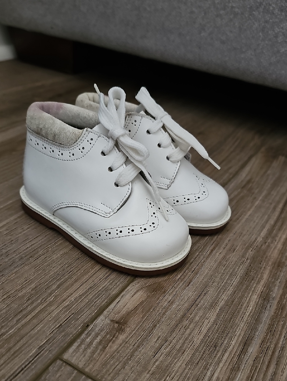 Classic White Kids Lace-Up Brogue Shoes